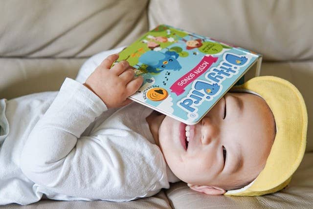 Ditty Bird Sound Book  Motor Skills: Action songs USB-C