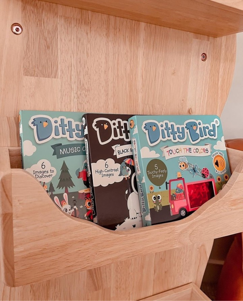Ditty Bird: Black and White Sound book - New born - USB-C