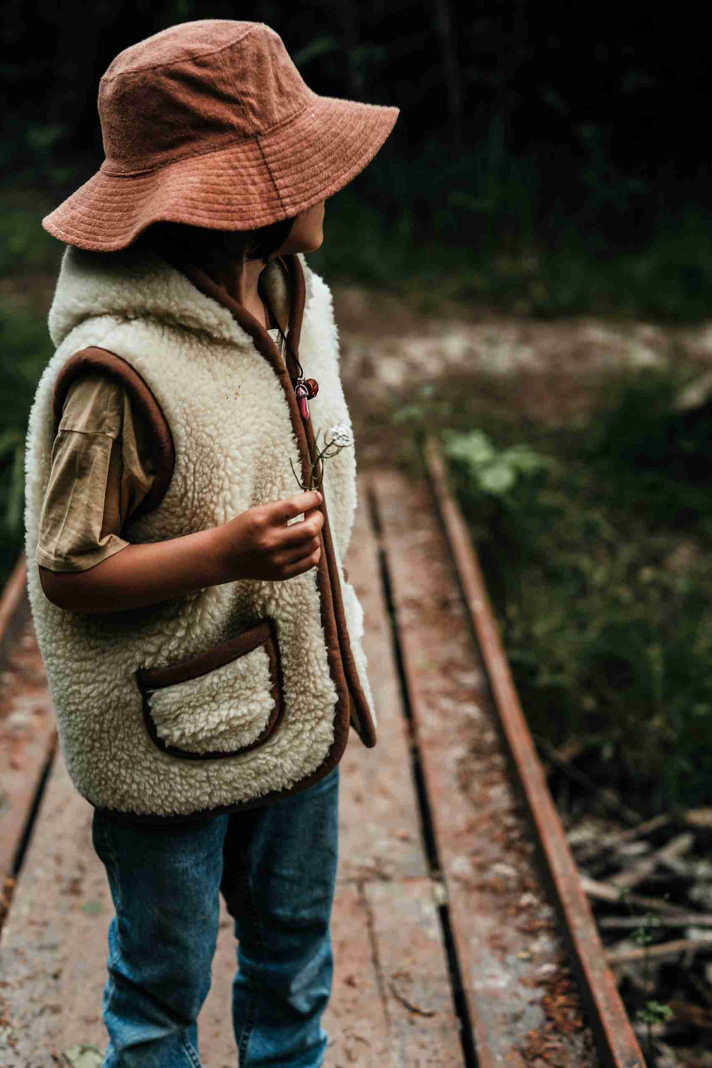 Wollen bodywarmer - Flat White met capuchon