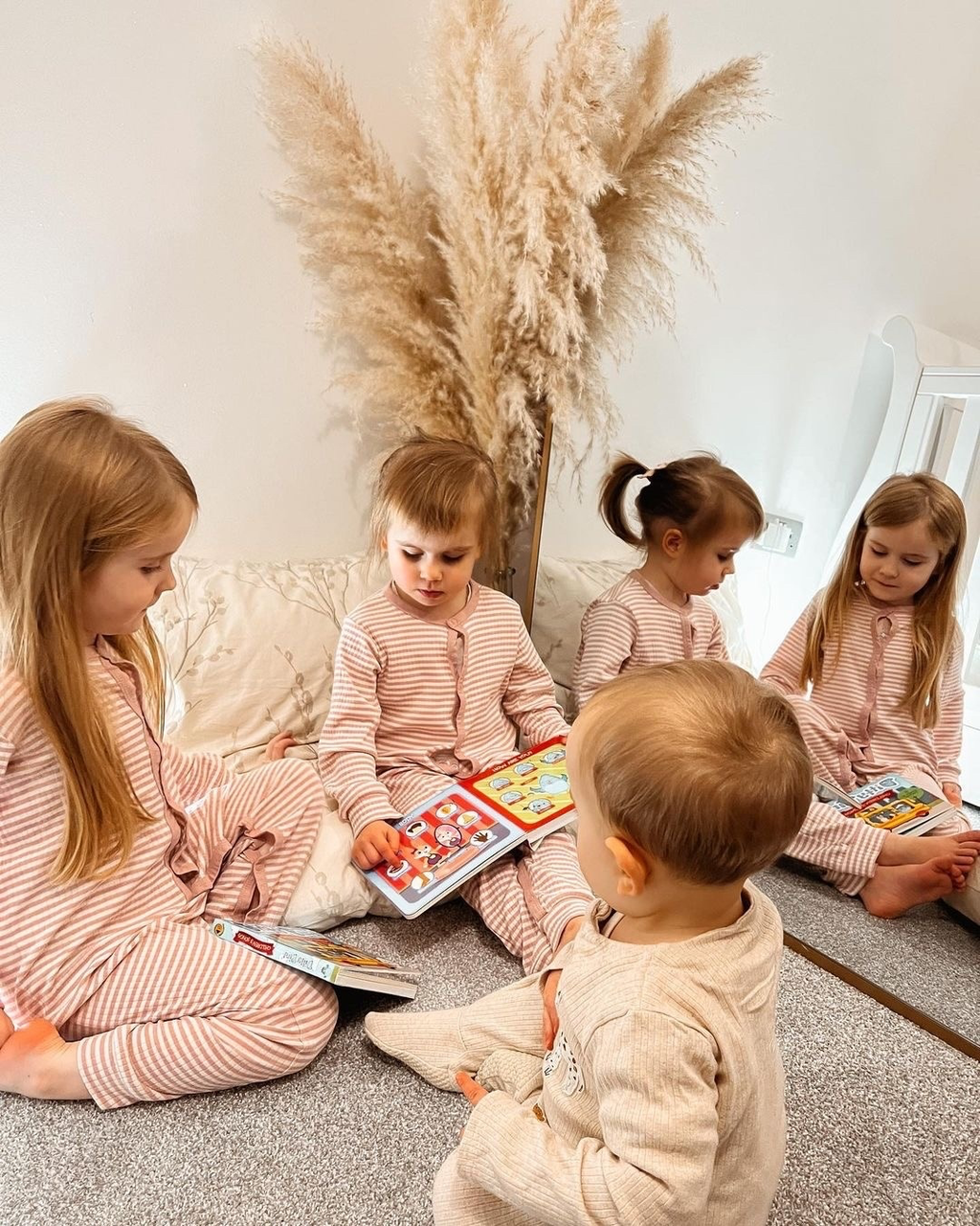First 100 Words | Ditty Bird Book-Award Family Choice USB-C
