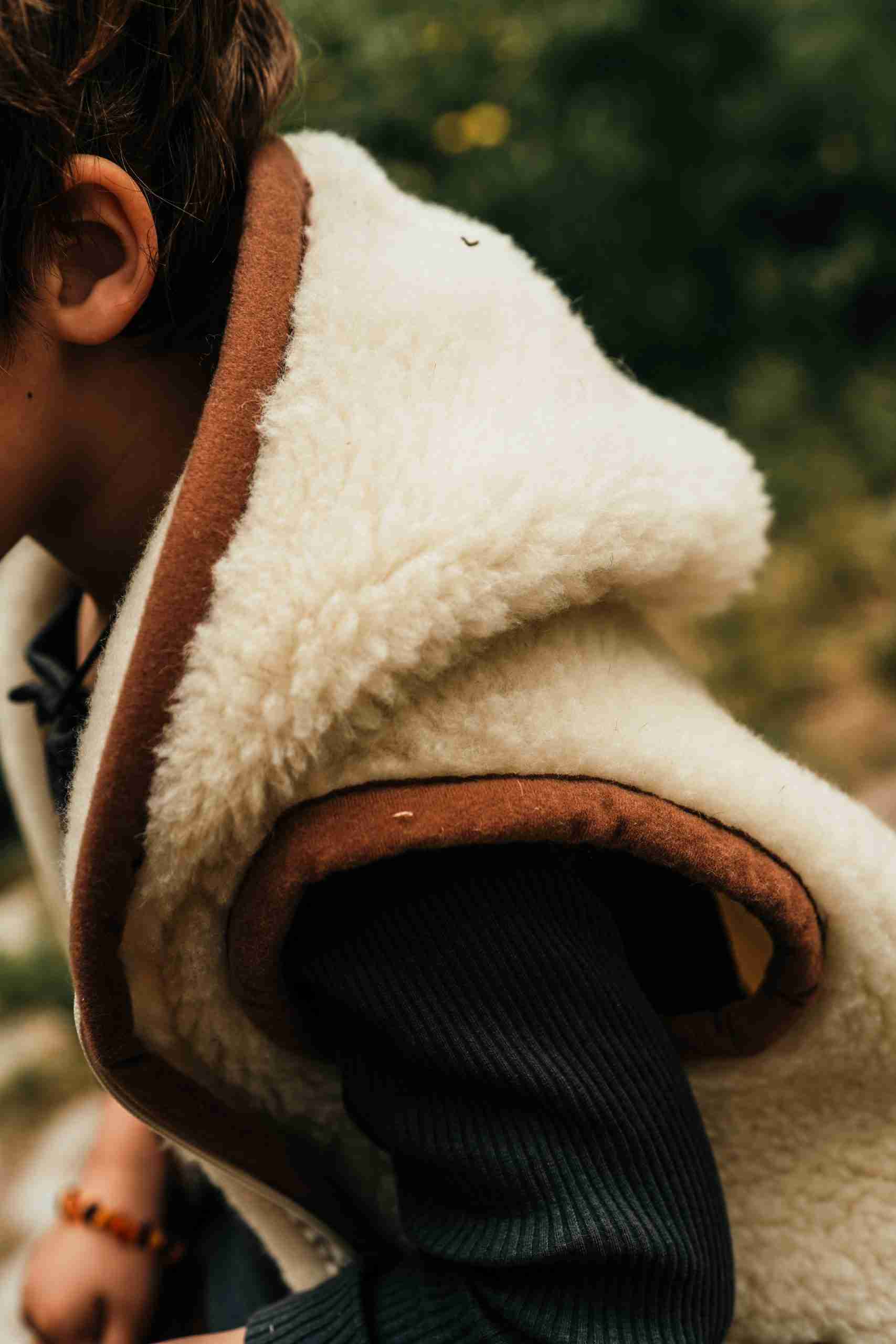 Wollen bodywarmer - Flat White met capuchon